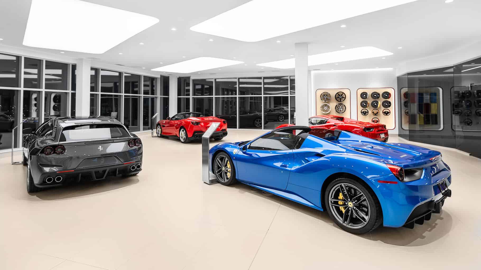 Ferrari_Calgary_SIS-Luminous-Ceiling_Angus-Mackenzie.jpg
